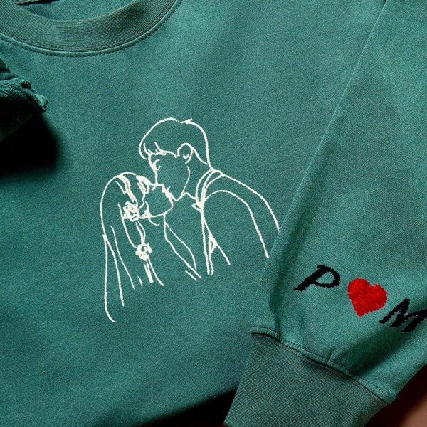Custom Embroidered Portrait Sweatshirt For Dad Mom,Personalized Embroidered Couple Hoodies,Valentine’s day Gift,Besties Soul Sisters gift